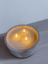 Load image into Gallery viewer, Led Cement Circular Candlepot 20x8cm
