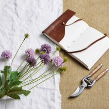 Load image into Gallery viewer, Purple Chrysanthemum Bouquet
