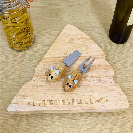 Cheeseboard Wedge Shape with Mouse Knives