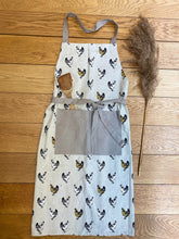 Load image into Gallery viewer, Apron With A Chicken Print Design
